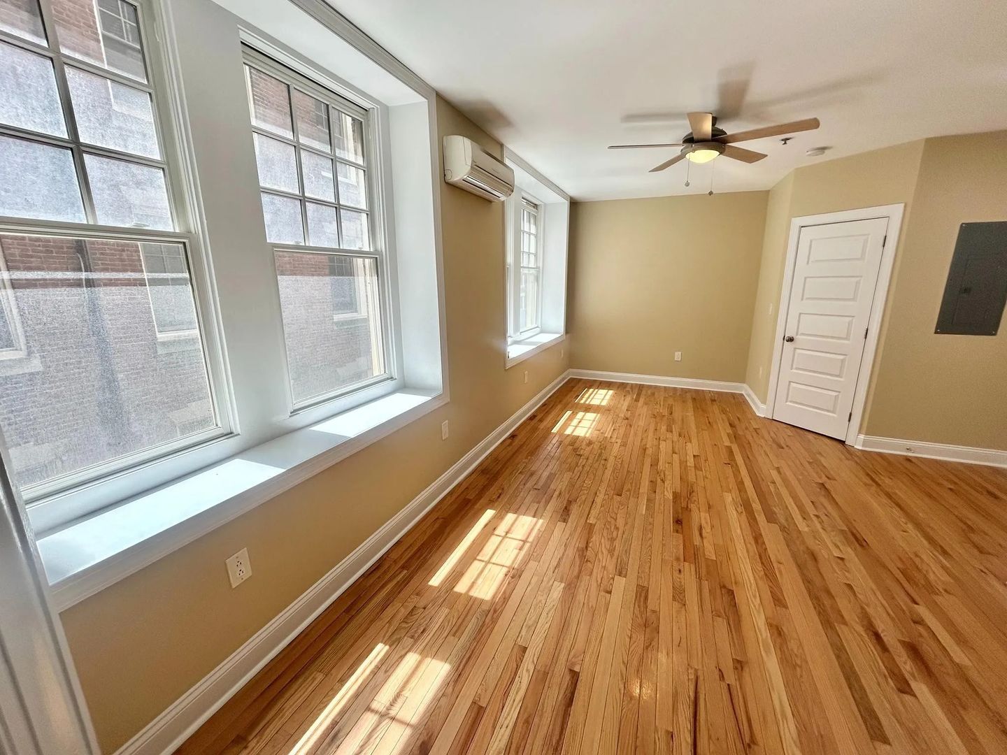 Philadelphia Apartment: 319 W Chelten Ave
