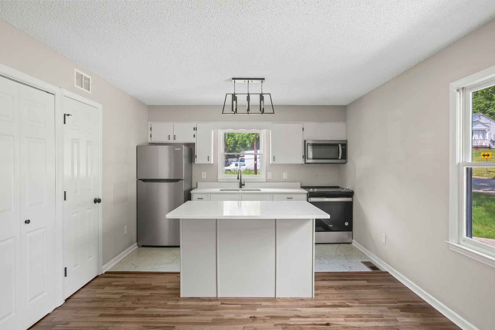 Greensboro Apartment: 800 Arlington St