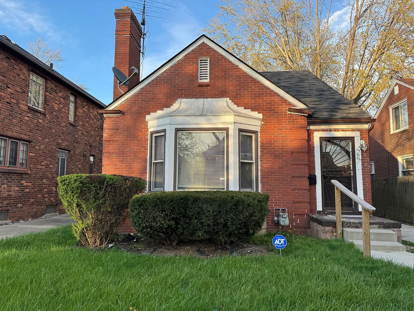 Detroit House: 5566 Somerset Avenue