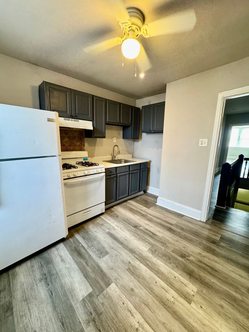 Philadelphia Apartment: 325 Earlham Terrace