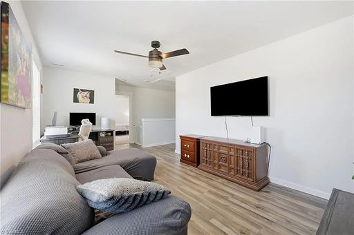 Listing photo thumbnail