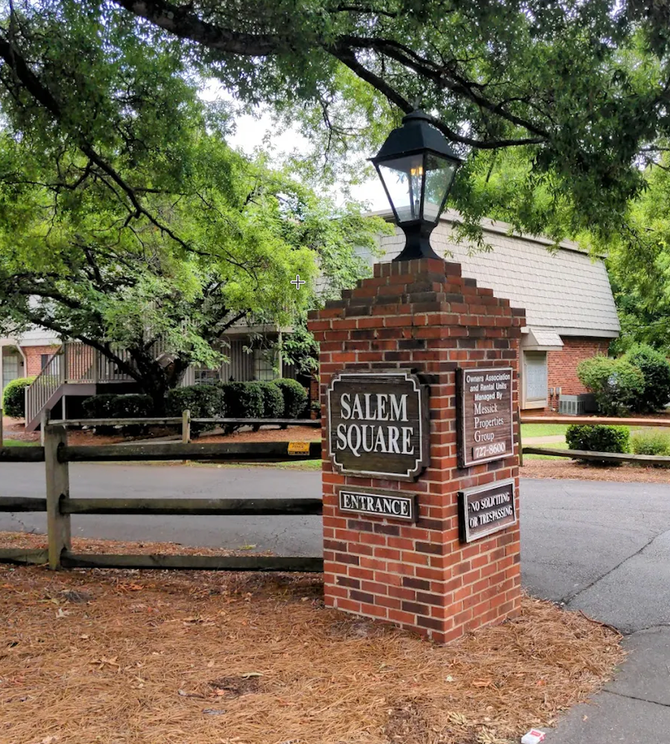 Winston-Salem House: 3814 Country Club Rd