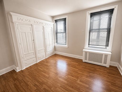 Listing photo thumbnail