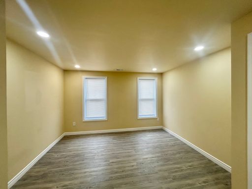 Listing photo thumbnail