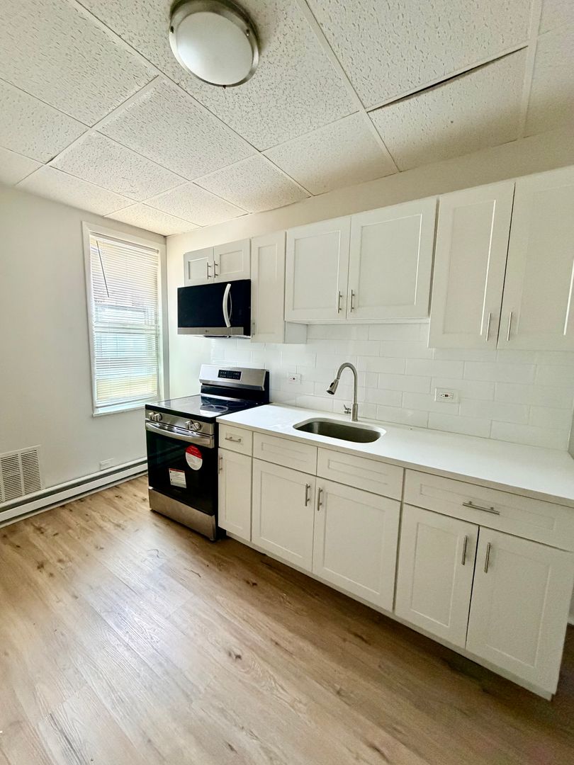 Philadelphia Apartment: 3563 Emerald Street