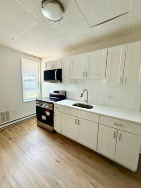 Pet-Friendly 2-Bedroom Second-Floor Rental in Philadelphia – photo 1