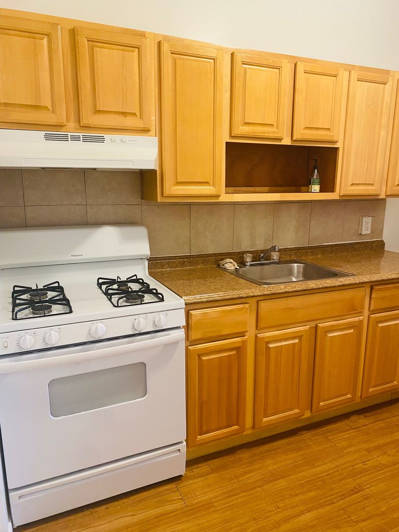 Philadelphia Apartment: 3118 Belgrade Street