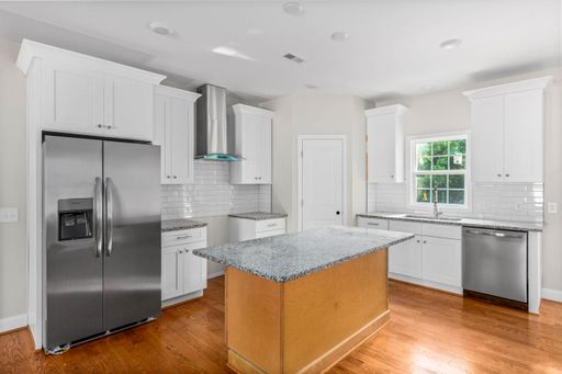 Listing photo thumbnail