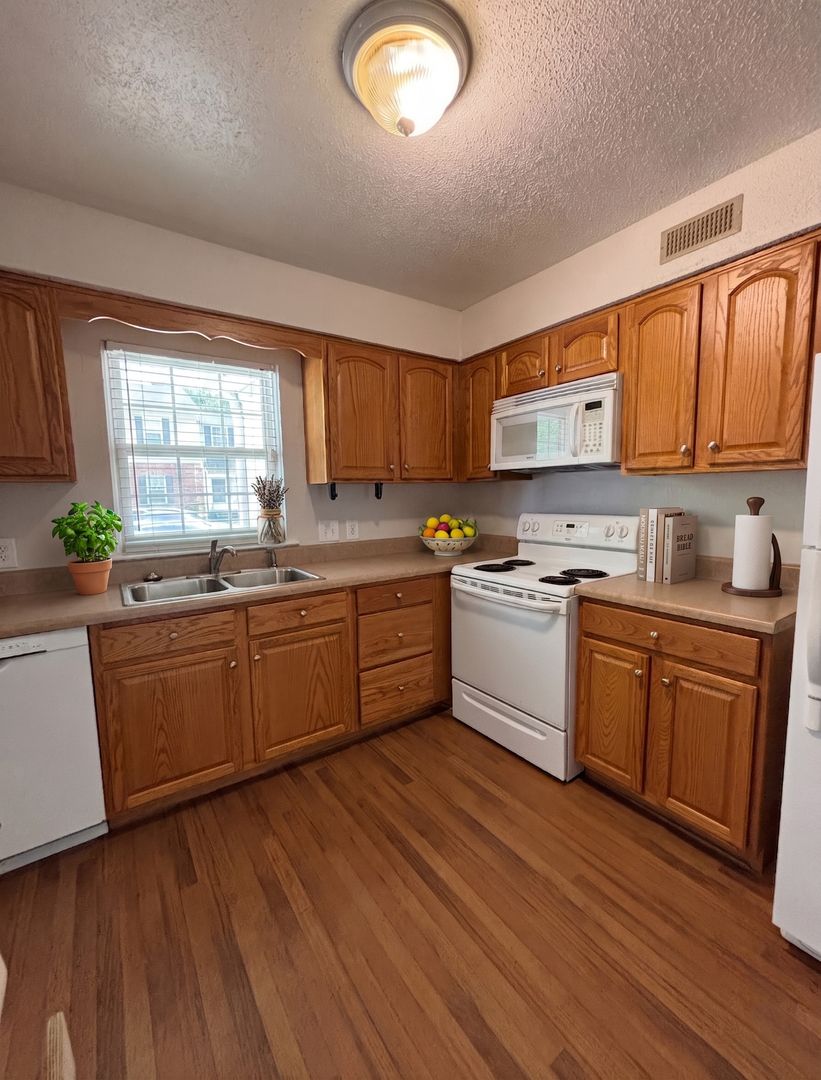 Greensboro House: 4743 Champion Court