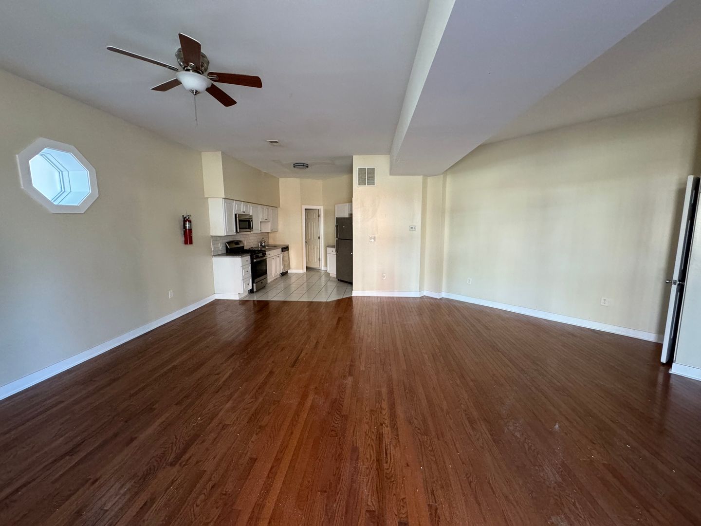 Camden House: 1214 Yorkship Square