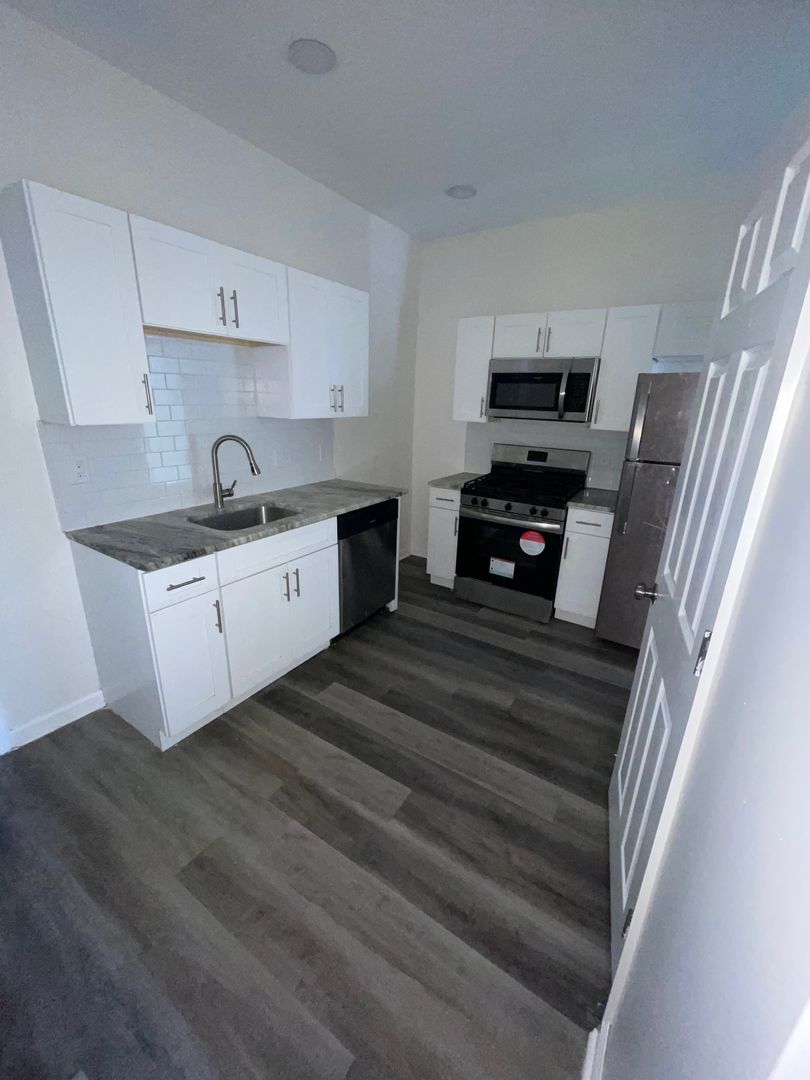 Philadelphia House: 2519 N Mutter Street