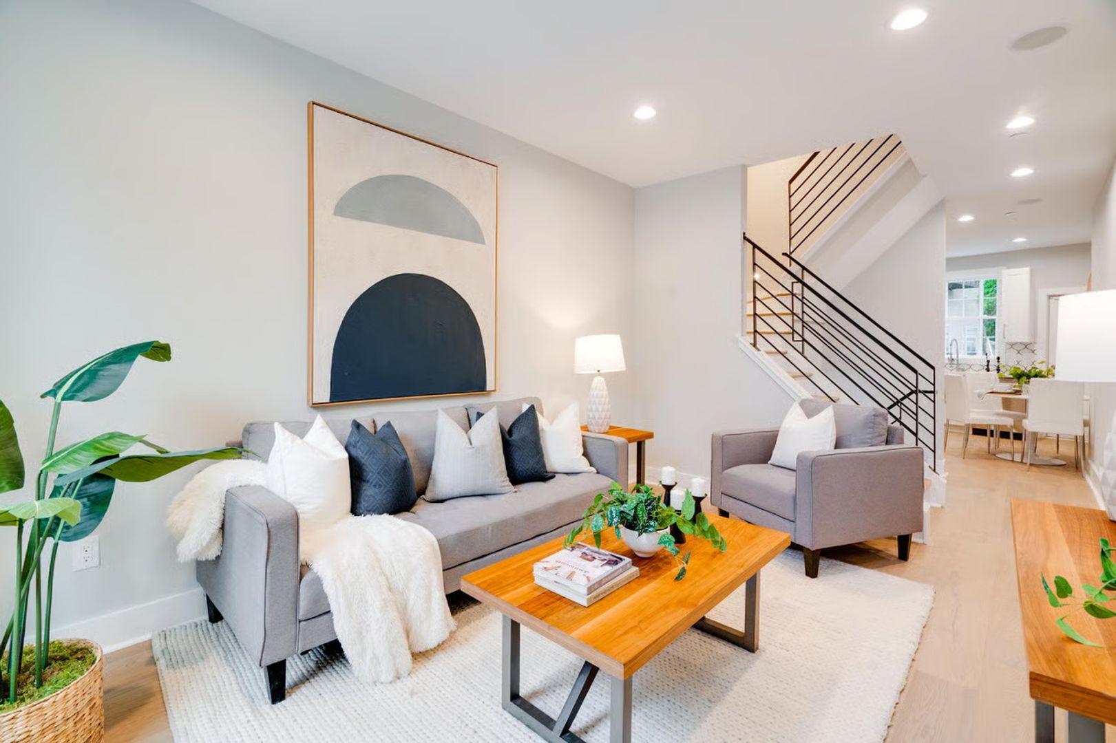 Philadelphia House: 10 East Montgomery Avenue