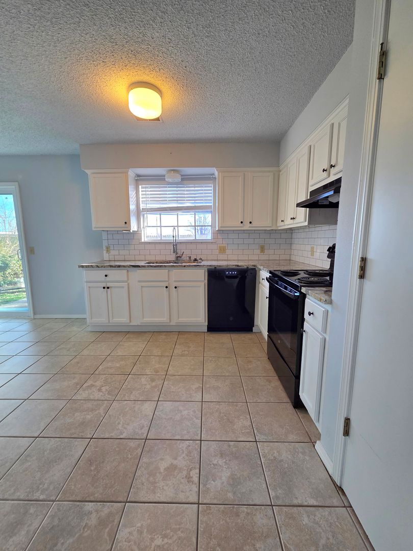 Springdale House: 2305 Pin Oak Drive