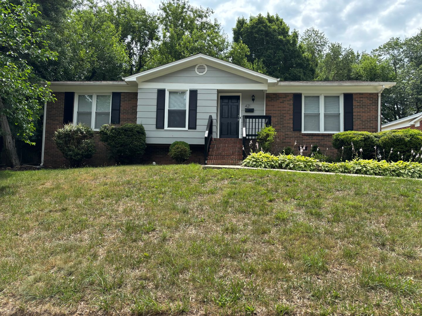 Winston Salem House: 421 Forest Hill Ave