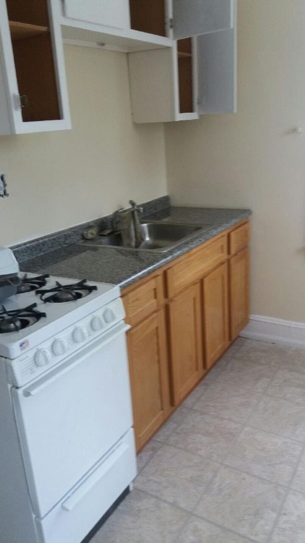 Philadelphia House: 4320 Wyalusing Ave #3