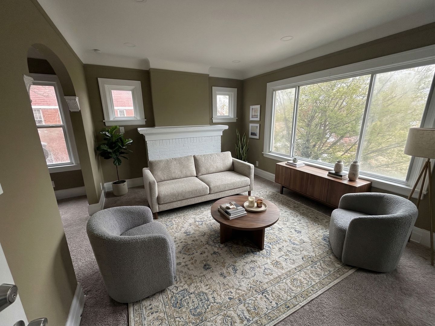 Detroit Apartment: 15512 Mendota Street