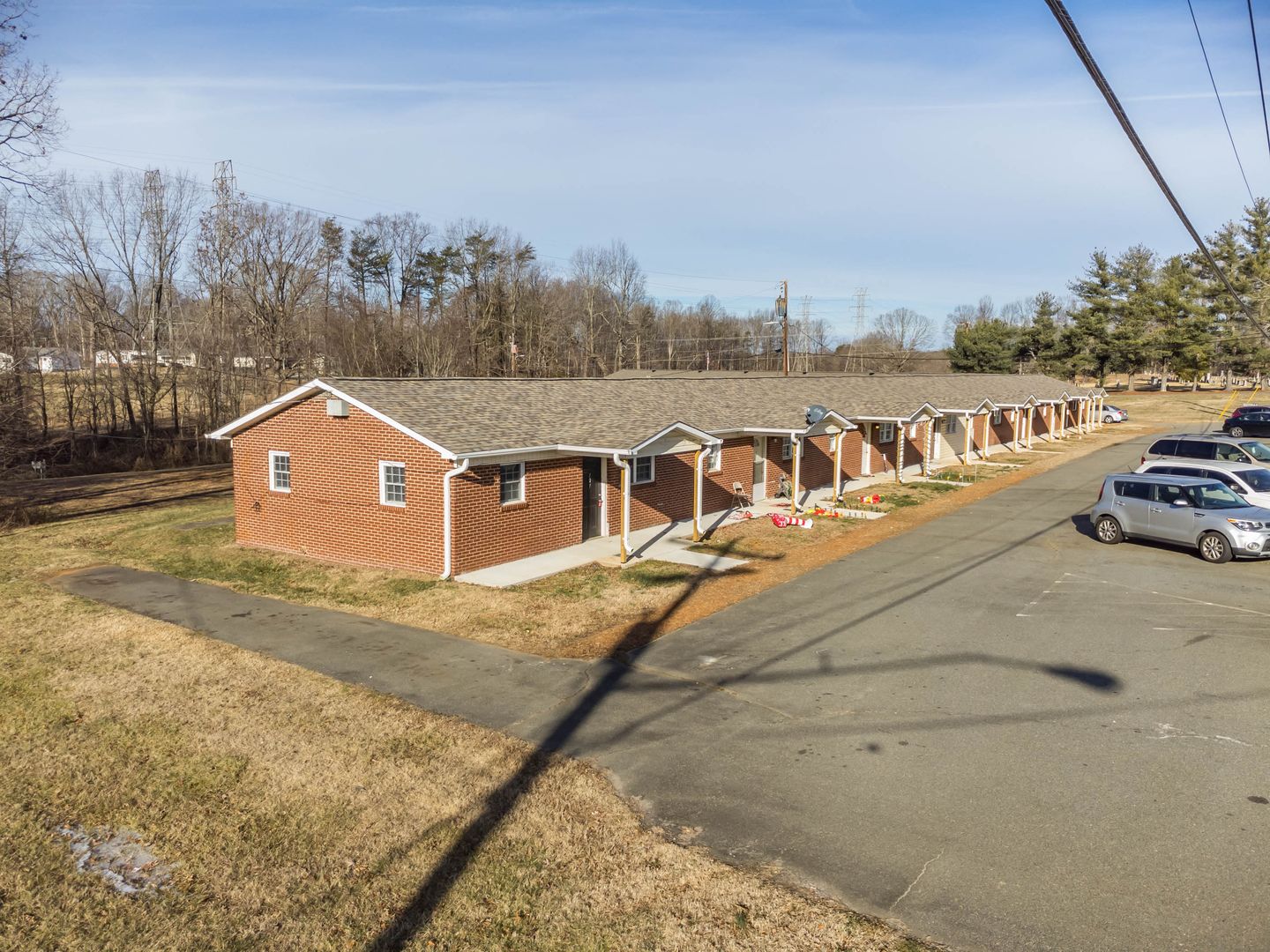 Rural Hall Apartment: 500 Bethania Rural Hall Rd