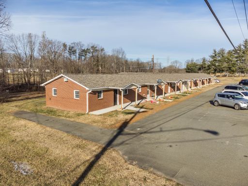 Charming 2-bedroom, 1-bathroom apartment in peaceful Rural Hall