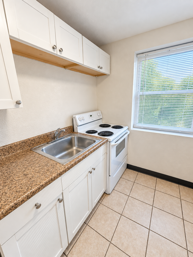 McKeesport Apartment: 618 Versailles Avenue