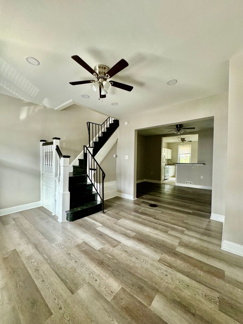 Philadelphia House: 123 North Sickels Street