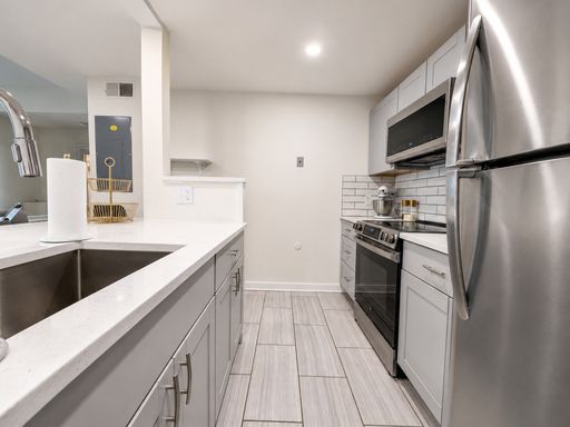 Listing photo thumbnail