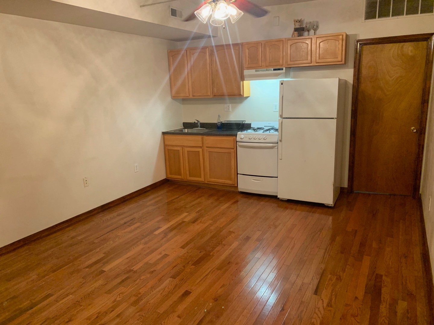 Philadelphia Apartment: 1003 S. 3rd St.