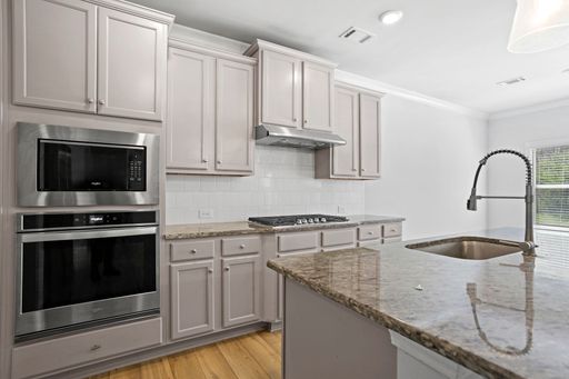 Listing photo thumbnail