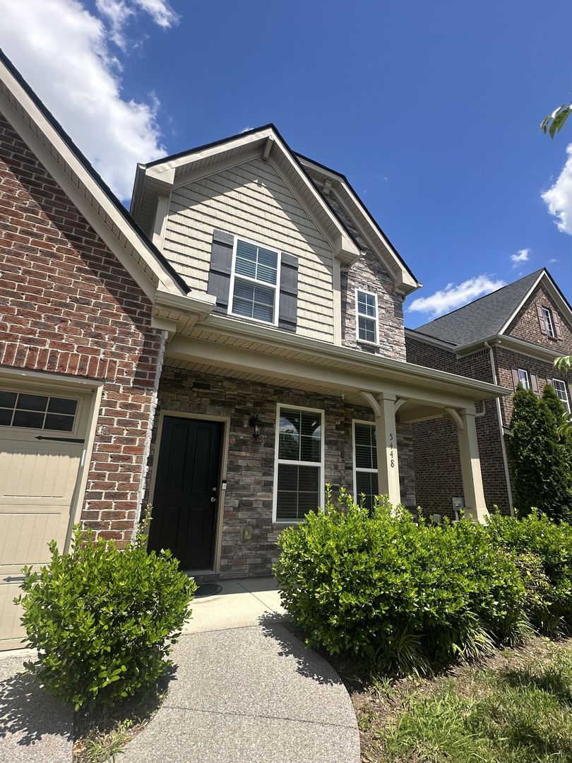 Mount Juliet House: 5448 Pisano St