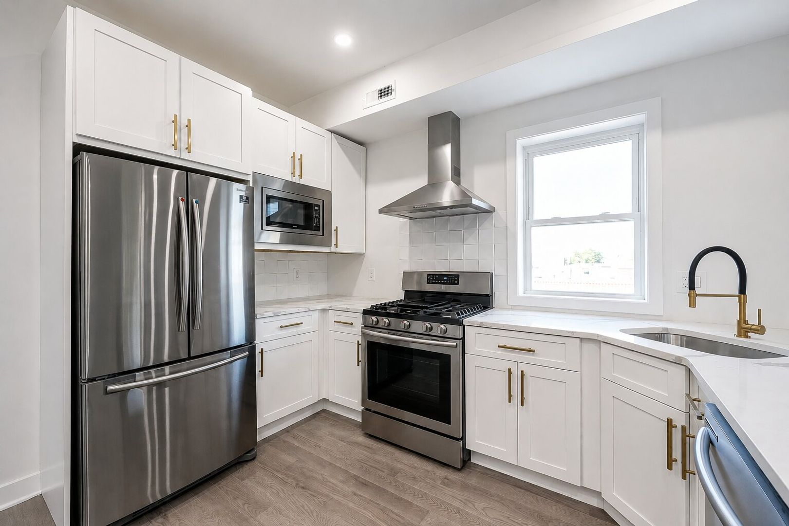 Philadelphia Apartment: 1542 Tasker St.