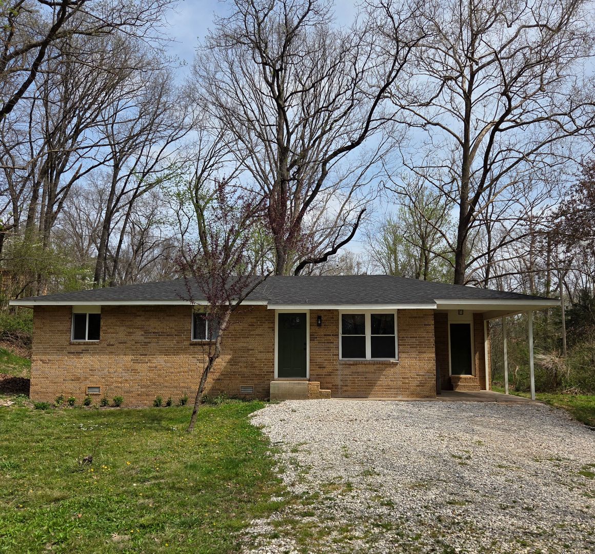 Garfield House: 16106 Boundary Line Road