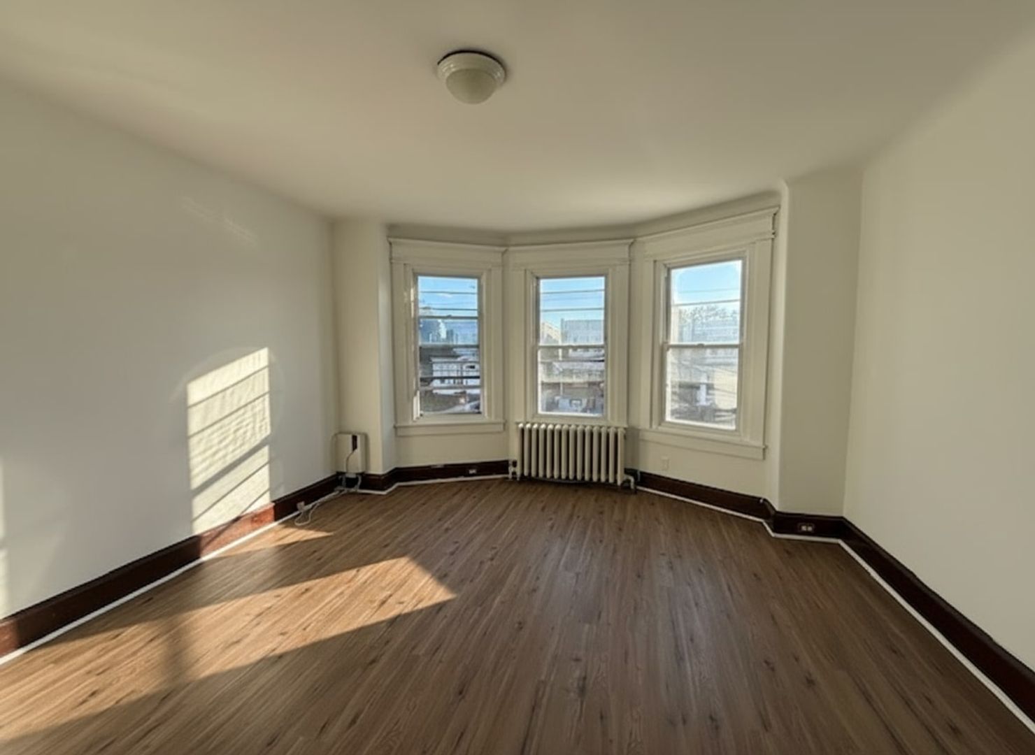 Philadelphia Apartment: 605 W. Olney Ave