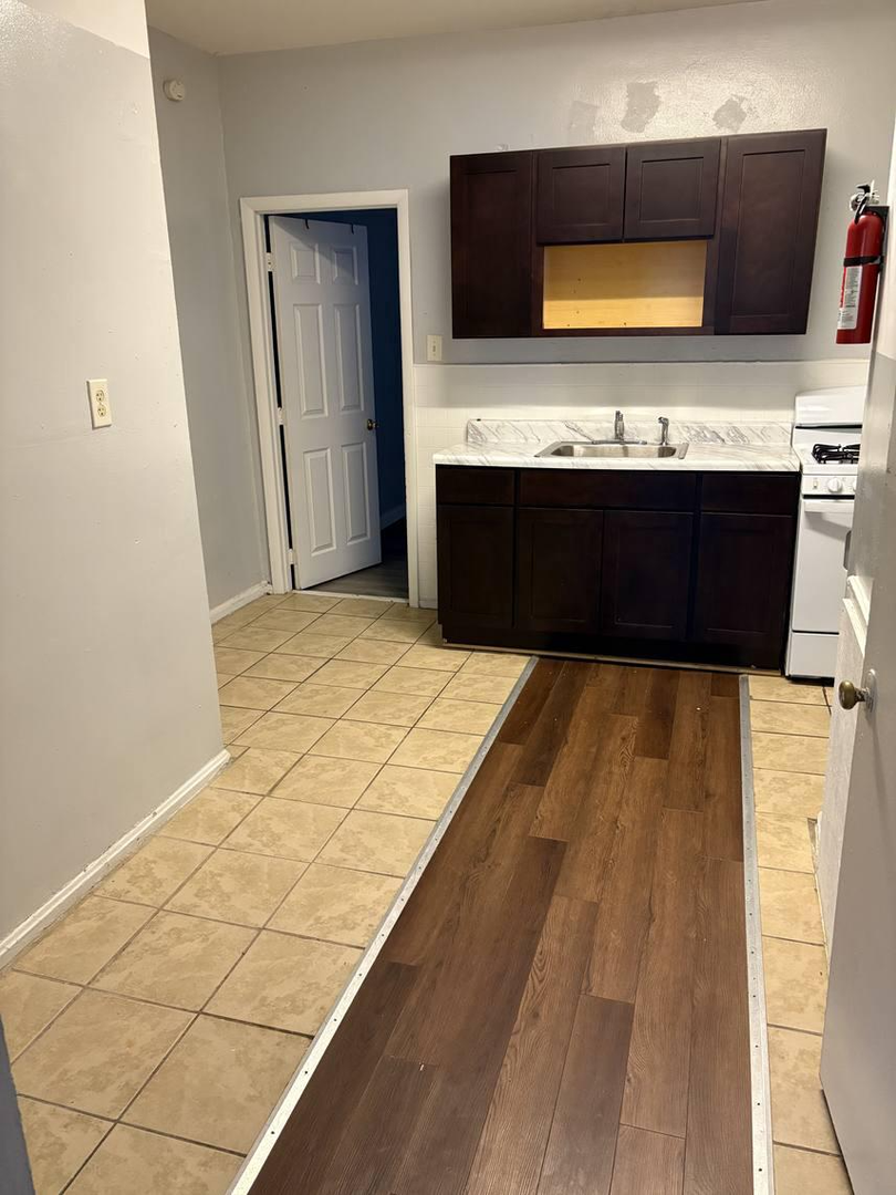 Philadelphia Apartment: 5133 Irving St #A