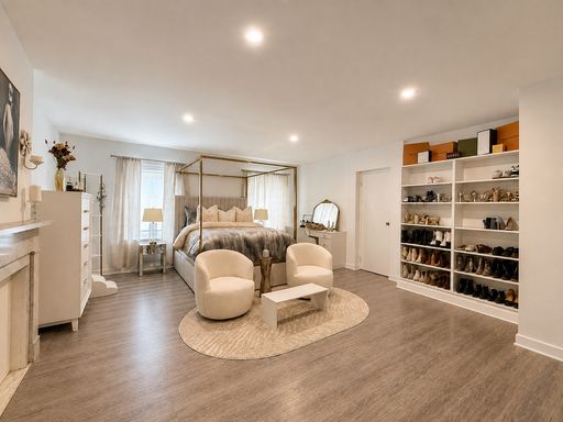 Listing photo thumbnail