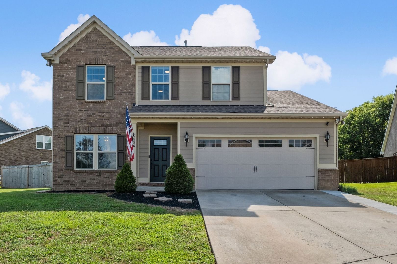 Gallatin House: 457 Goodman Dr