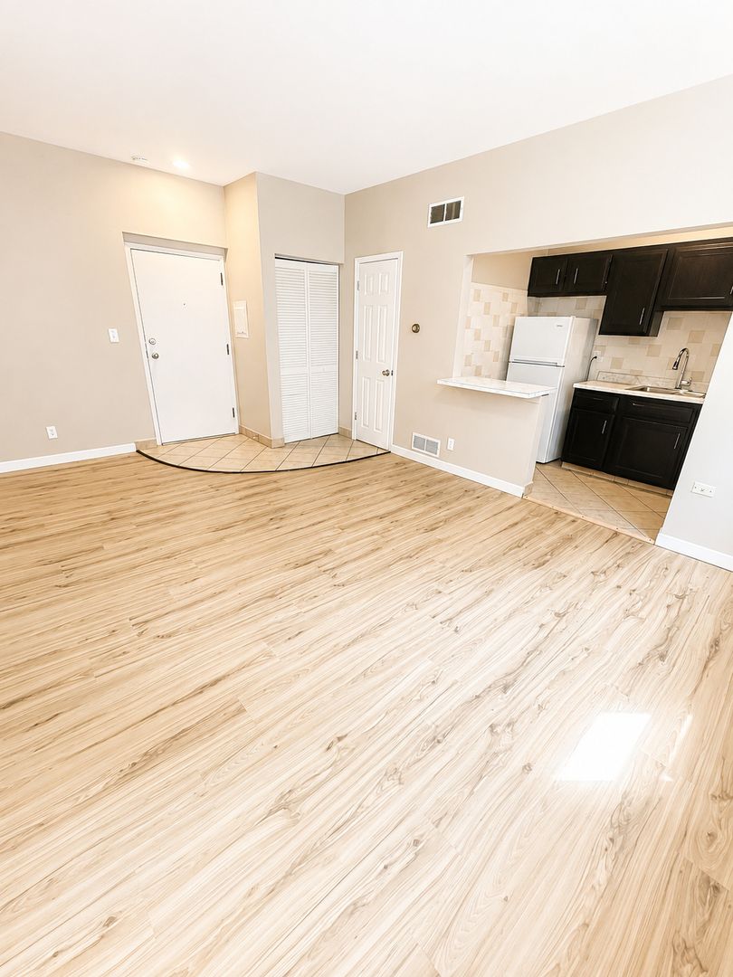 McKees Rocks Apartment: 321 Ella Street