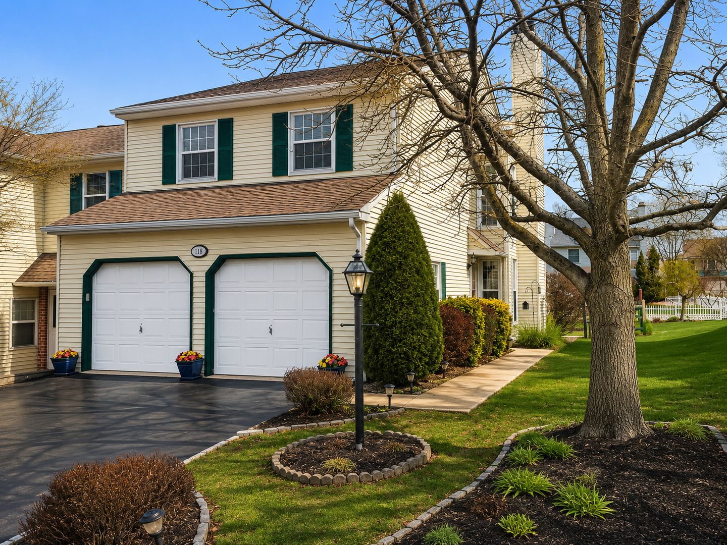 North Wales House: 118 Henning Drive
