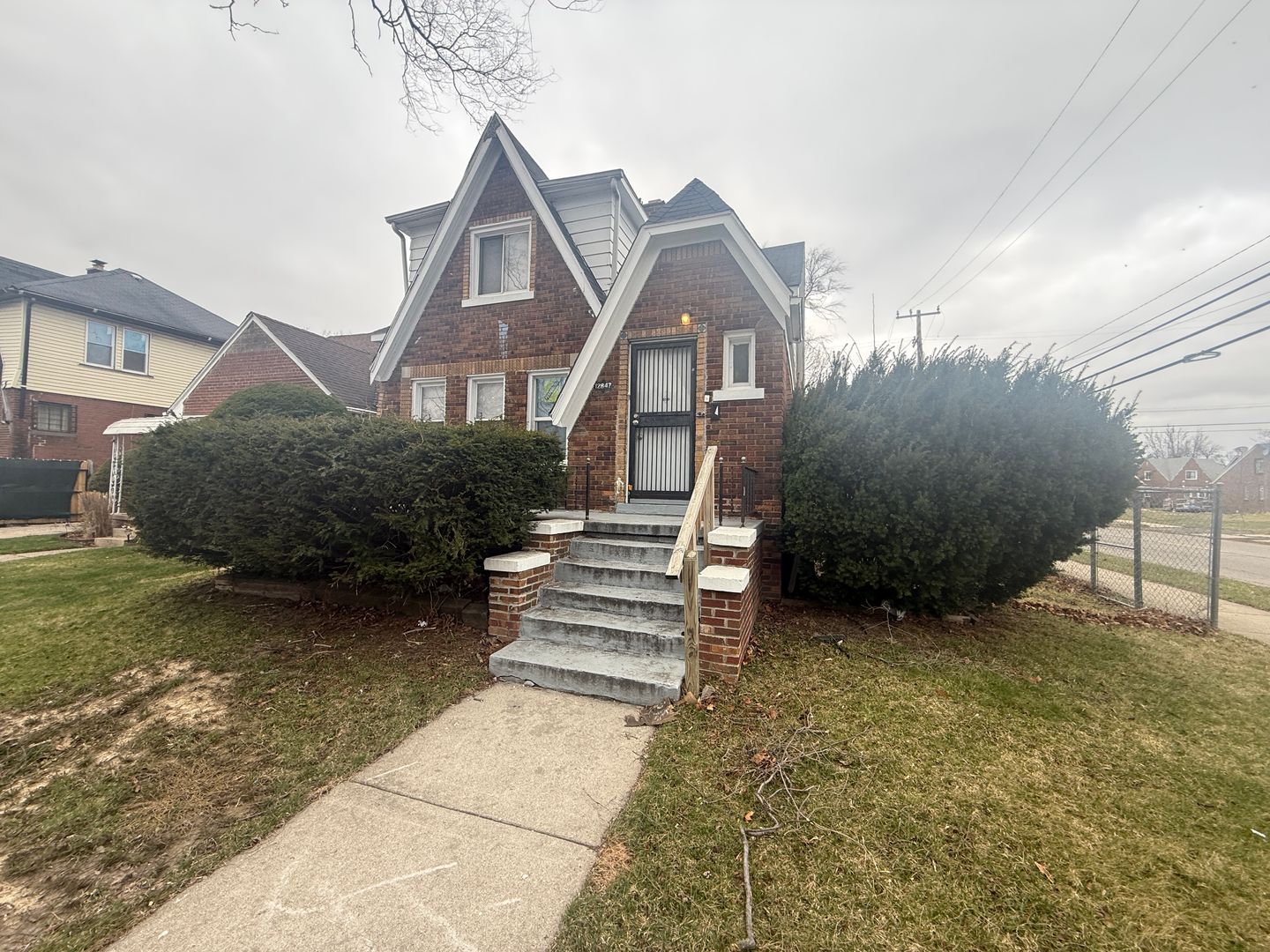 Detroit Apartment: 12847 Maiden Street