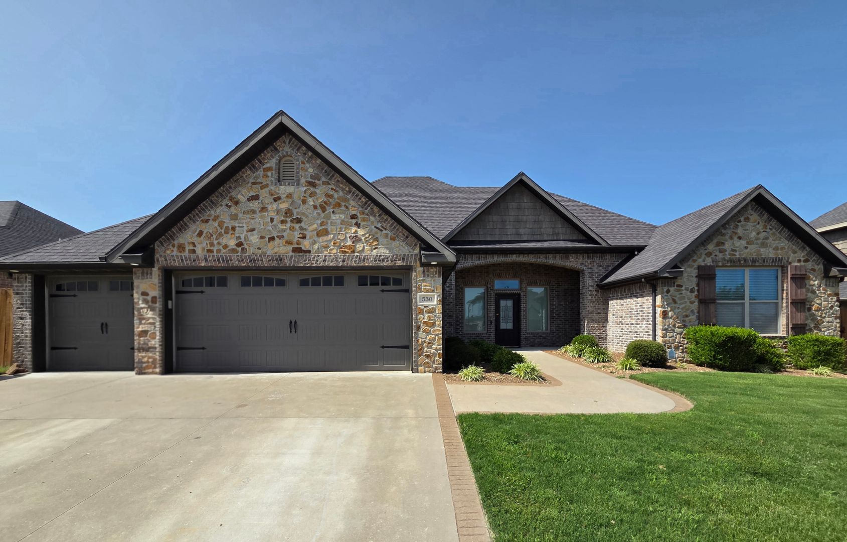 Centerton House: 530 Joshua Pass