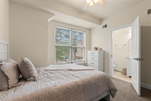 Modern 2 Bedroom, 2 Bathroom Apartment Near Temple University – photo 1