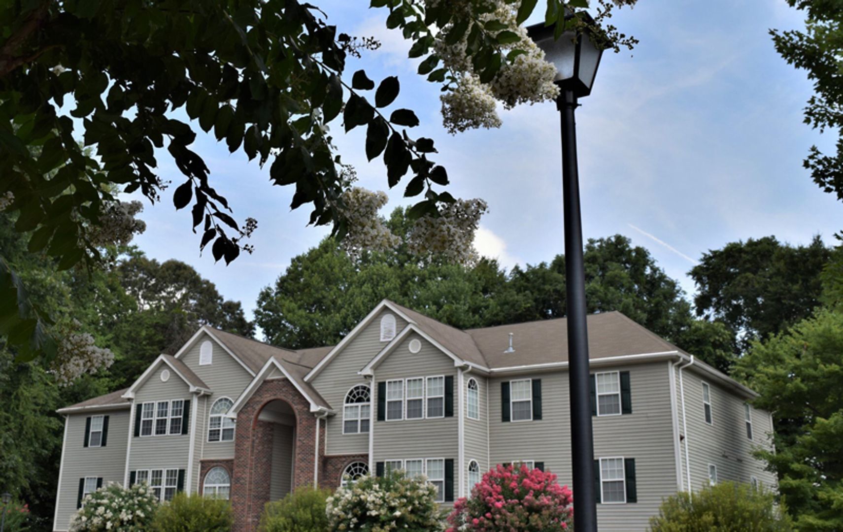 Winston Salem House: 722 Scholastic Ct