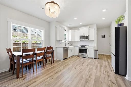Listing photo thumbnail