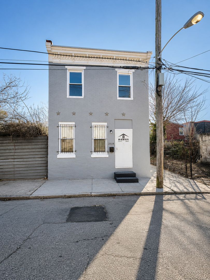 Philadelphia House: 2519 N Mutter Street