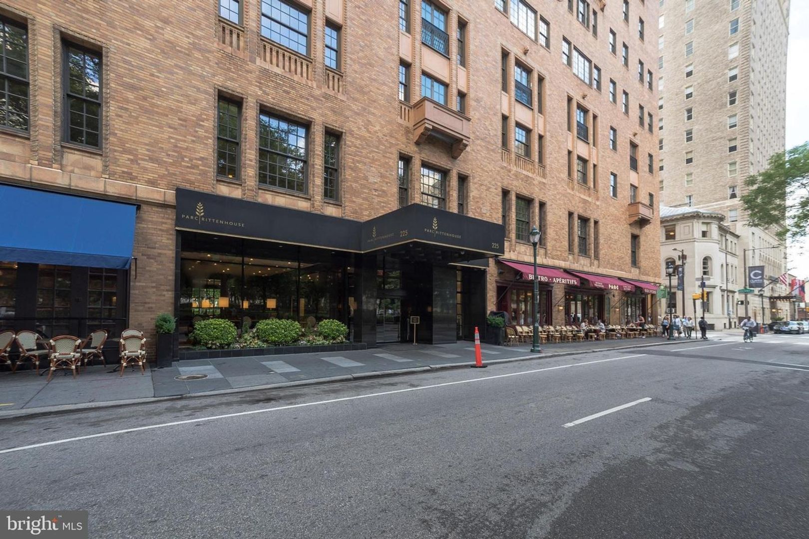 Philadelphia Apartment: 219 S 18th St