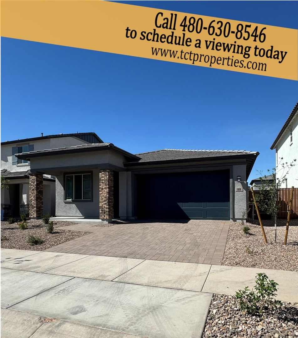 San Tan Valley House: 808 W Sparrow Dr.