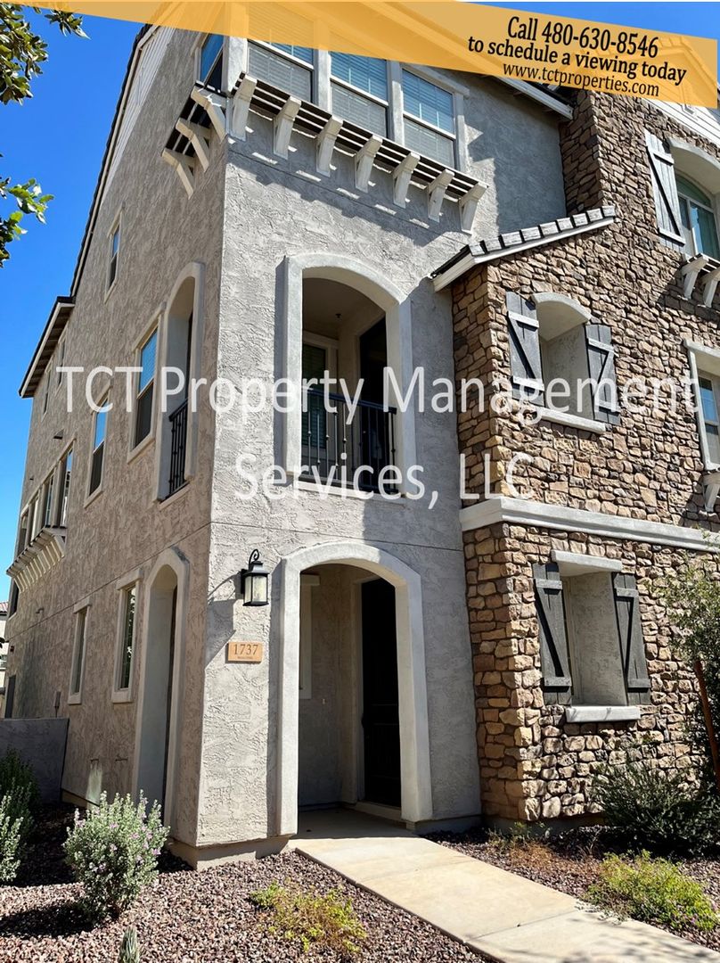 Gilbert House: 1737 E Hampton Ln