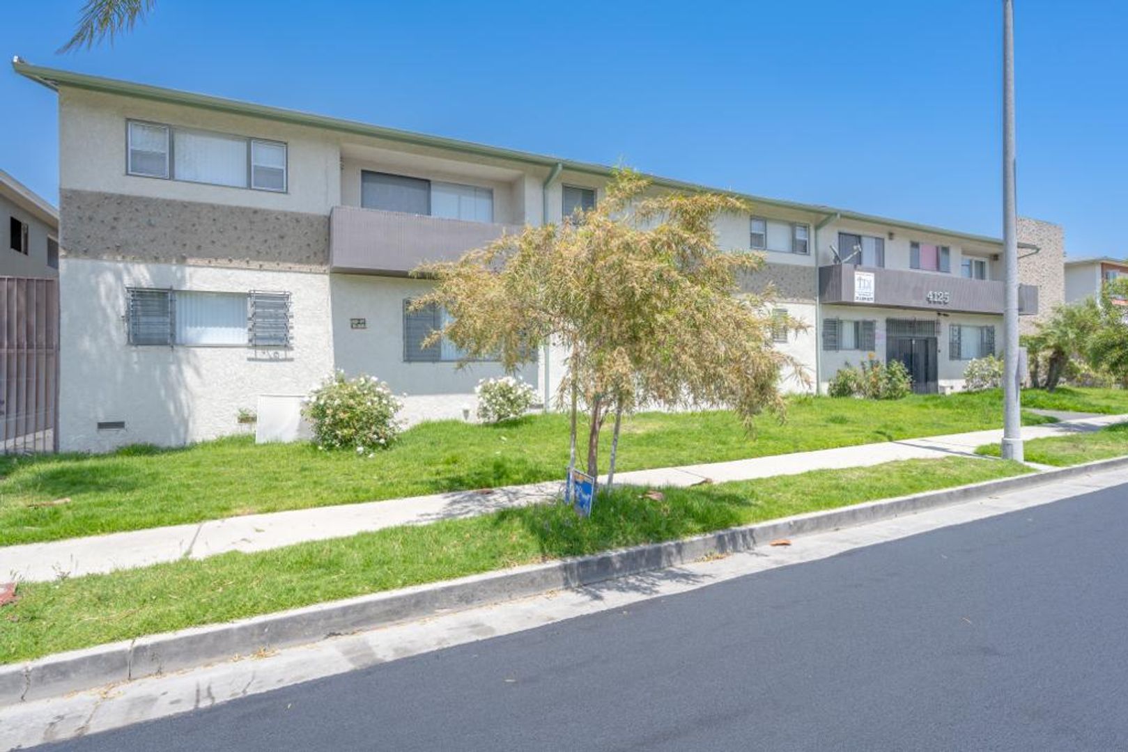 Los Angeles Apartment: 4125 Palmyra Road