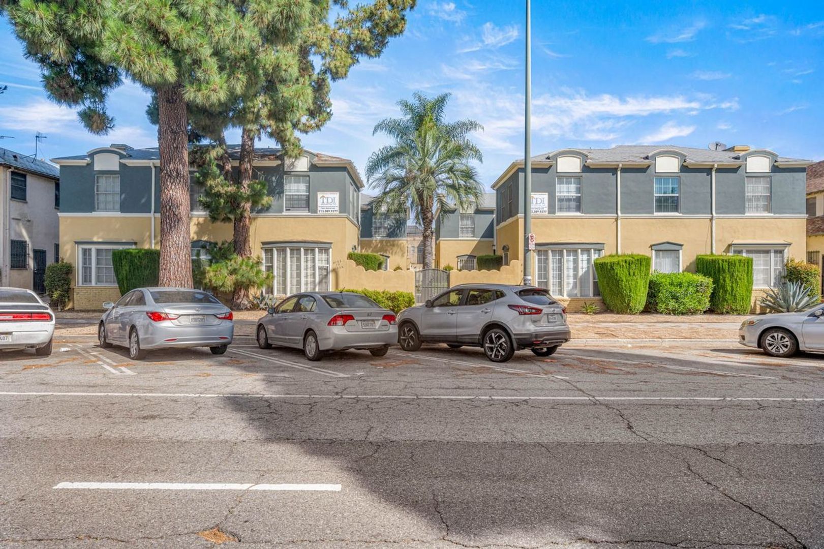 Los Angeles Apartment: 4189 Leimert Blvd