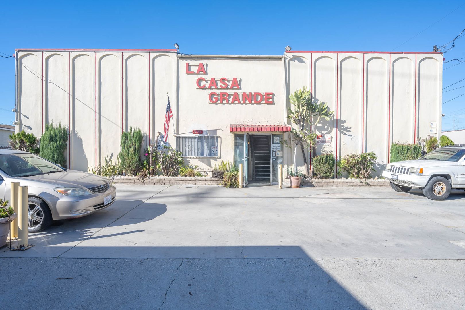 Inglewood Apartment: 11143 S. Inglewood Ave.