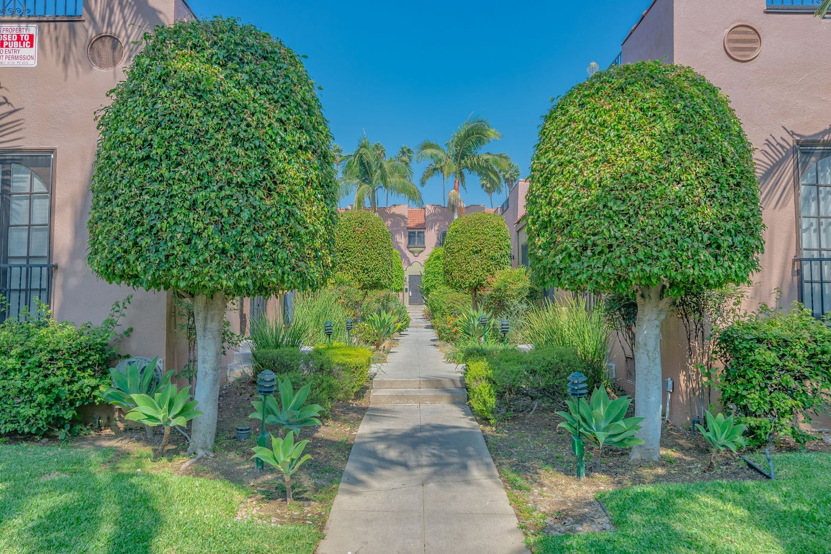 Los Angeles Apartment: 5323 Loma Linda Ave