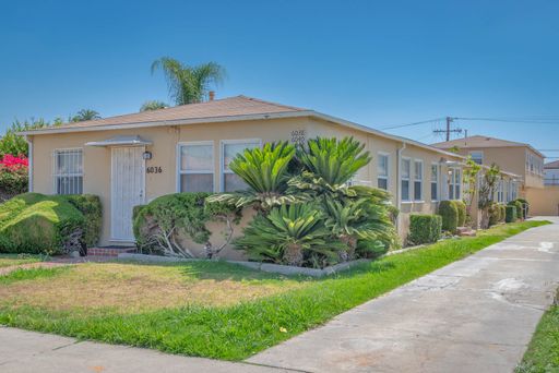 Move-In Ready: Unit 6050 1/2 - Beautiful 1-bedroom/1-bathroom apartment in the First Floor. - And One Month Free. – photo 1